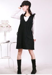 輝弘服飾春季新品 心型領連帽兩件套馬甲身裙，腰帶點綴優雅風姿